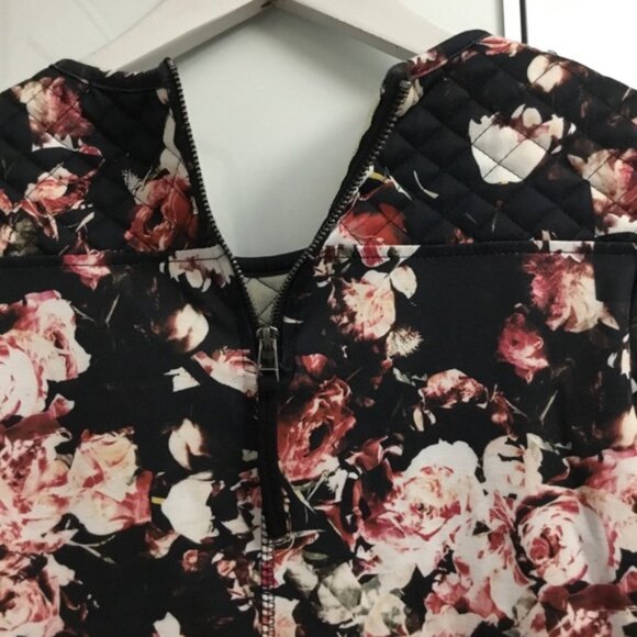 M Flowery Mini Dress - Picture 10 of 15